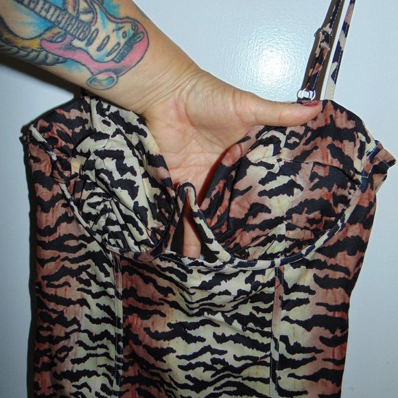 Pretty Little Thing size 6 Sleeveless Tiger Striped Ruched Mini Dress Bodycon - Picture 2 of 7